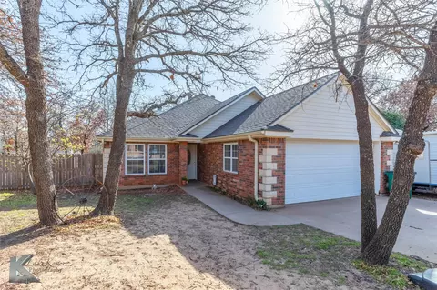 2301 Castle Dr, Clyde, TX 79510