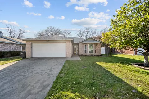 6725 Black Wing Dr, Fort Worth, TX 76137