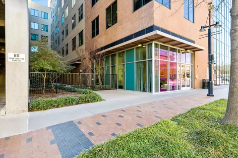 3100 W 7th St #704, Fort Worth, TX 76107