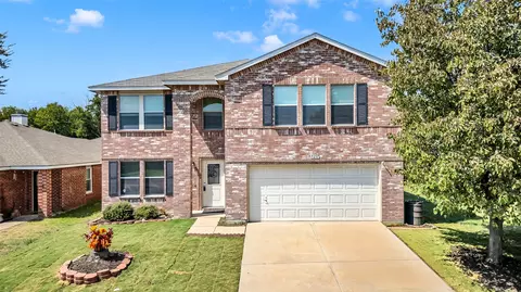 5237 Bedfordshire Dr, Fort Worth, TX 76135