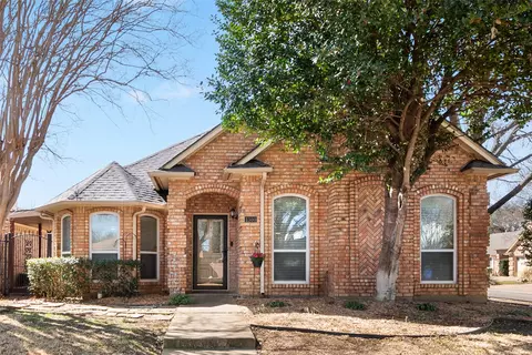 1300 Boardwalk St, Arlington, TX 76011