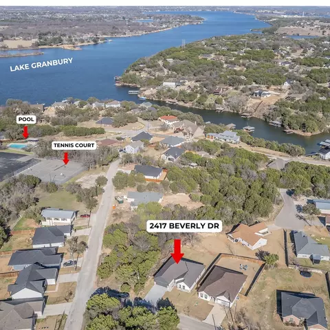2417 Beverly Dr, Granbury, TX 76048