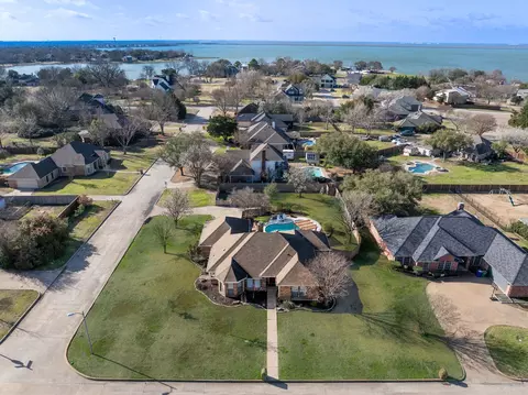 309 James Dr, Heath, TX 75032