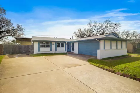2810 Lowell Dr, Irving, TX 75062