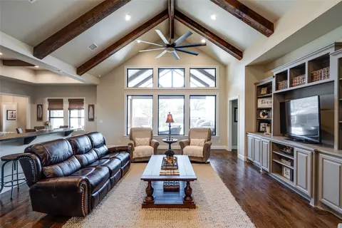 8716 Stewart Dr, North Richland Hills, TX 76182