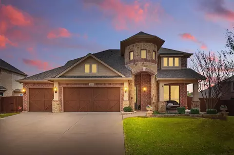 1033 Tara Dr, Burleson, TX 76028