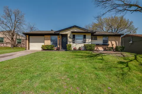 520 Cripple Creek Dr, Duncanville, TX 75116