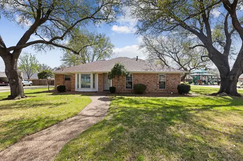 230 Glenmere Dr, Highland Village, TX 75077