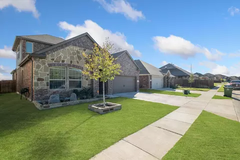 10510 Thunderwood Dr, Aubrey, TX 76227
