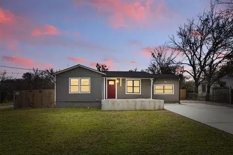 516 SE 17th St, Mineral Wells, TX 76067
