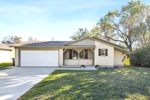 911 Memorial Dr, Wylie, TX 75098