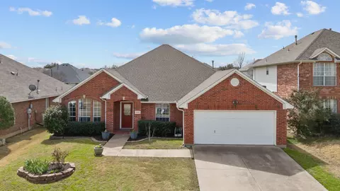 1320 Pegasus Dr, Arlington, TX 76013