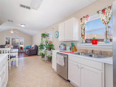 Kitchen - 207 E Hall Ct, Early, TX 76802 photo 2 of 2