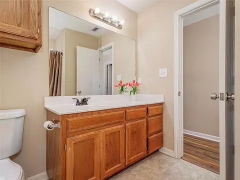 Bath - 207 E Hall Ct, Early, TX 76802 photo 3 of 5