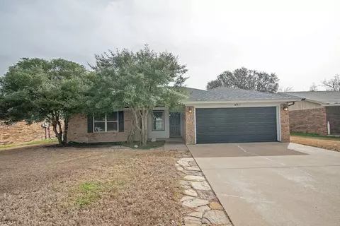 401 Palo Duro Cir, Saginaw, TX 76179