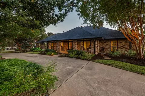 2401 Hillside Ct, Southlake, TX 76092