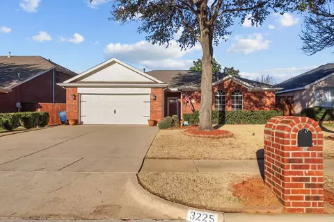3225 Mulholland Rd, Corinth, TX 76210
