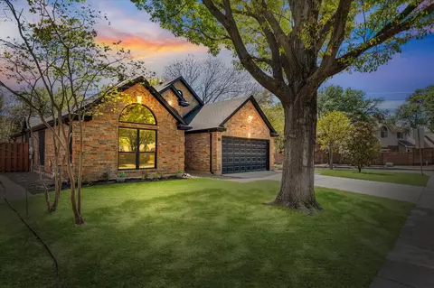 3768 Waterford Dr, Addison, TX 75001