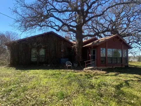101 Tom Bryant St, Cross Plains, TX 76443