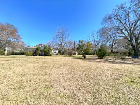 509 Kickapoo St, Frankston, TX 75763