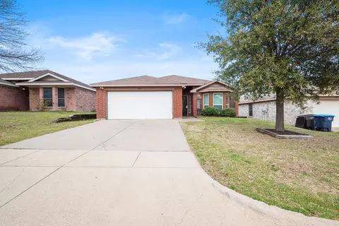 9960 Long Rifle Dr, Fort Worth, TX 76108