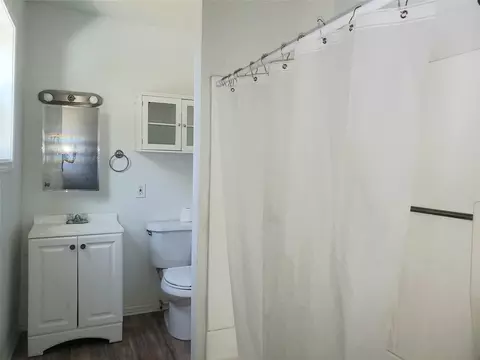 Bath - 409 E 7th St, Ferris, TX 75125 photo 1 of 1