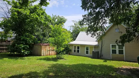 409 E 7th St, Ferris, TX 75125