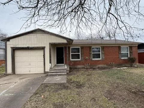 1707 Reever St, Arlington, TX 76010