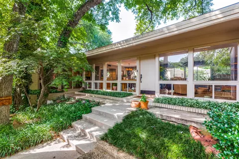 3909 Overton Park Dr E, Fort Worth, TX 76109