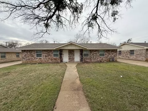 2512 Normont Cir, Fort Worth, TX 76103