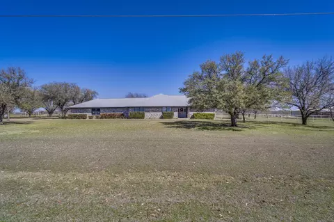 709 J Marie Ct, Crowley, TX 76036