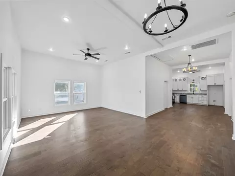 3222 Travis St, Greenville, TX 75401