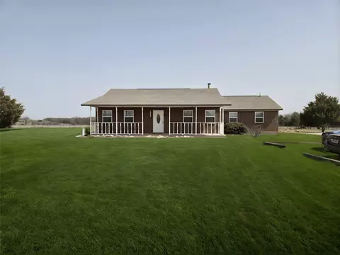 1001 N Atkins Dr, Celeste, TX 75423