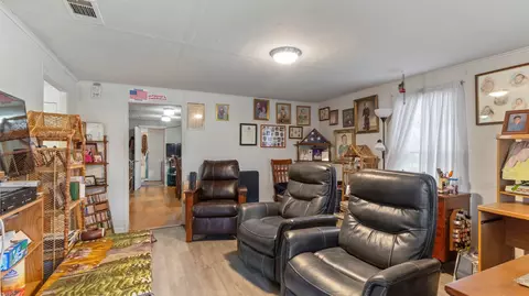 917 S Main St, Farmersville, TX 75442