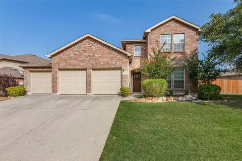 1040 Albatross Ln, Aubrey, TX 76227