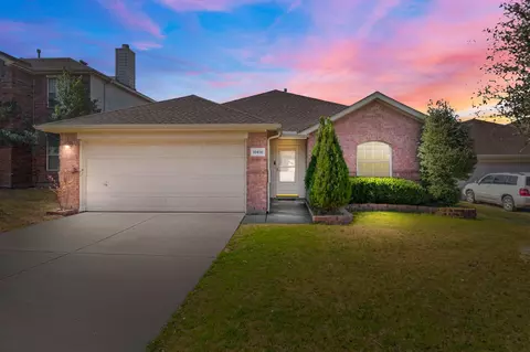 10416 Lake Bend Trl, Hurst, TX 76053