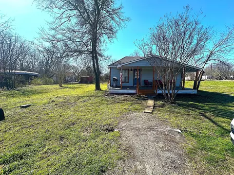 Exterior - 405 E Grayson St, Leonard, TX 75452 photo 3 of 10