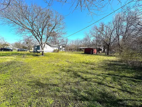 Exterior - 405 E Grayson St, Leonard, TX 75452 photo 9 of 10