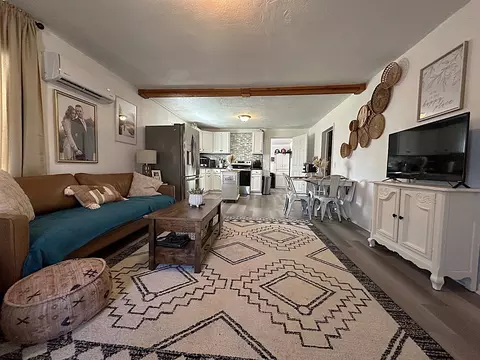 Living - 405 E Grayson St, Leonard, TX 75452 photo 2 of 7