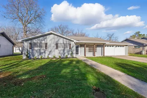 2211 Picadilly Ln, Denton, TX 76209