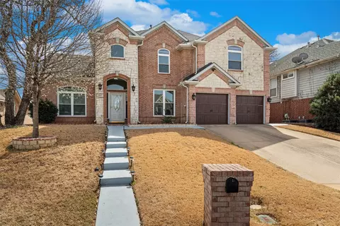 812 Forest Hollow Dr, Hurst, TX 76053