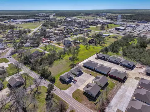 View/Area - 703 Maple St, Commerce, TX 75428 photo 4 of 8