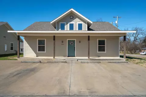 Exterior - 703 Maple St, Commerce, TX 75428 photo 1 of 11