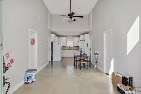Entry Way - 703 Maple St, Commerce, TX 75428 photo 1 of 5