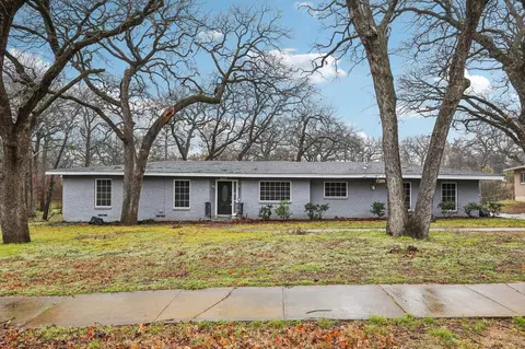 1305 Cooper Dr, Irving, TX 75061