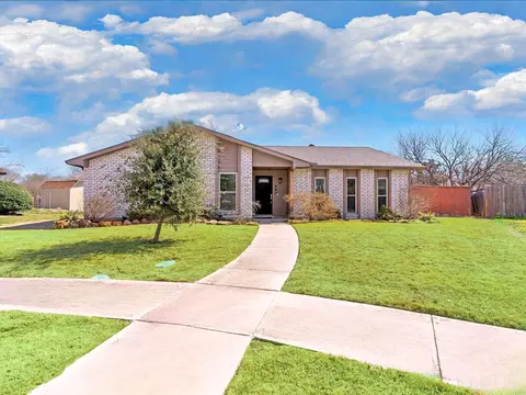 465 Woodway Dr, Coppell, TX 75019
