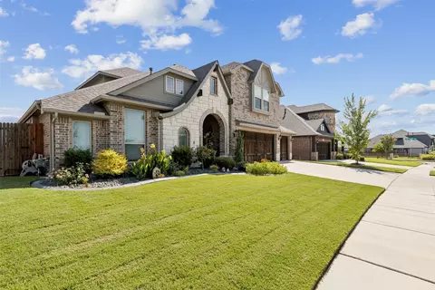 404 Richard St, Burleson, TX 76028