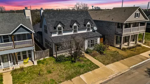 213 E 5th St, Ferris, TX 75125