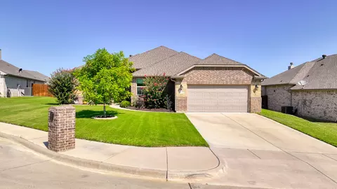 2120 Hill Crest Ct, Weatherford, TX 76086