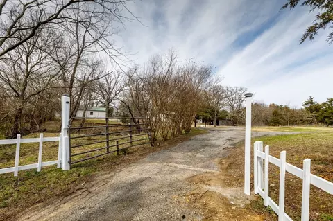 1751 Whitney Rd, Sherman, TX 75090
